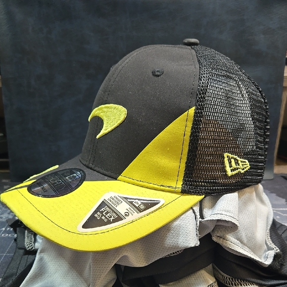 McLaren Formula 1 Racing Team Cap - Picture 1 of 6